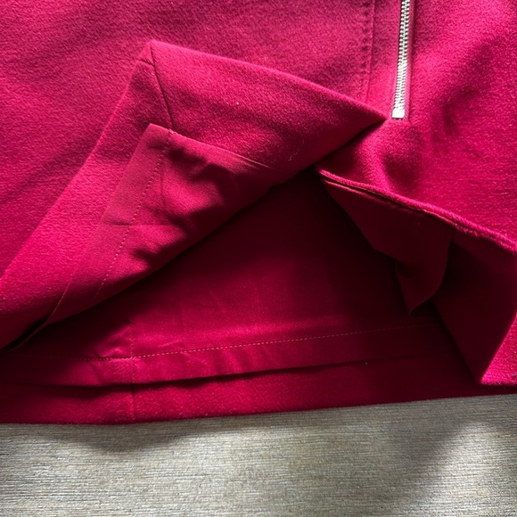 White House Black Market cranberry Pencil Skirt 6 EUC - Picture 2 of 8